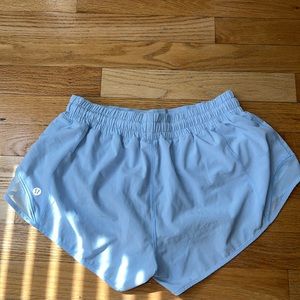 Lululemon Hotty Hot Low-Rise Lined Shorts 2.5
